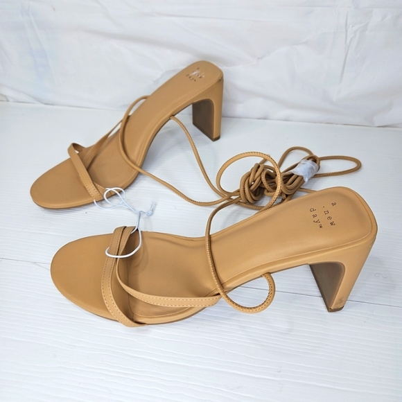 A New Day Women's Marcia Strappy Block Heels Solid Tan Brown Open Toe 9 1/2 - Picture 1 of 14